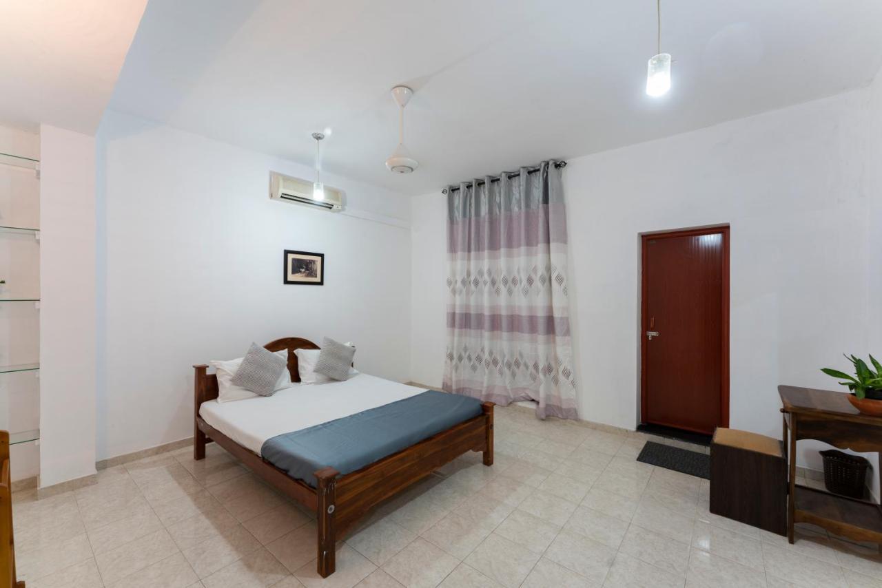 Hotel Gentz Residency & Restaurant Colombo Esterno foto