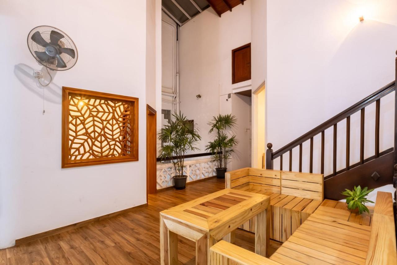 Hotel Gentz Residency & Restaurant Colombo Esterno foto
