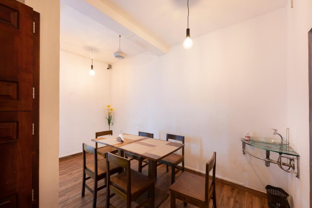 Hotel Gentz Residency & Restaurant Colombo Esterno foto